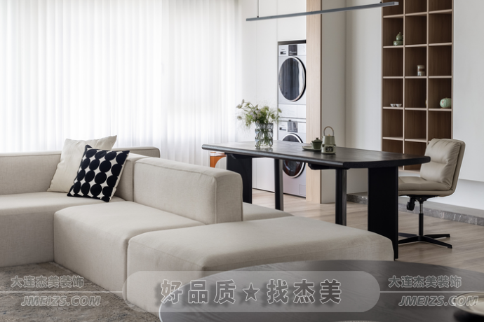 大連裝修潮流趨勢(shì)之現(xiàn)代簡(jiǎn)約案例賞析典雅素凈溫潤空間5.png